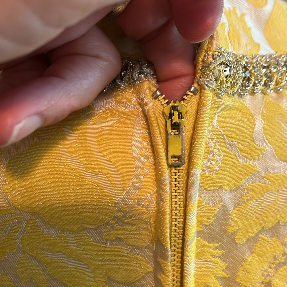 Gorgeous Vintage Leslie Fay Original Lemon Yellow Brocade Dress. - Picture 3 of 8